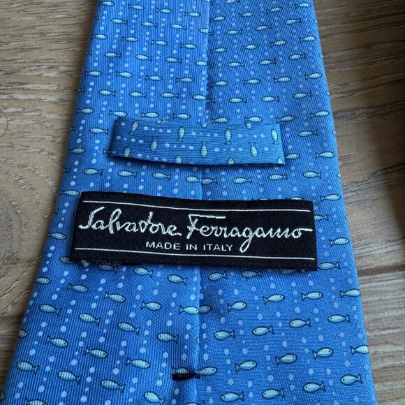 Salvatore Ferragamo Genuine Blue Fish Fishing Luxury Mens 100% Silk Tie Necktie - Picture 3 of 15